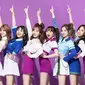 Kepopuleran TWICE tidak hanya di Korea Selatan saja, tapi kepopulerannya sudah merambah sampai Jepang. Negeri Sakura ini merupakan negara asal dari tiga personel Twice, Mina, Momo, dan Sana. (Foto: soompi.com)