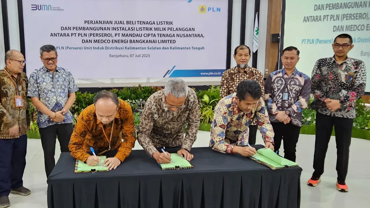 Medco Energi Bangkanai Limited (MedcoEnergi) dan PT PLN (Persero) menandatangani perjanjian jual beli tenaga listrik dan pembangunan instalasi listrik pelanggan. Pada perjanjian ini PLN akan memasok listrik sebesar 865 KVA untuk operasional MedcoEnergi.