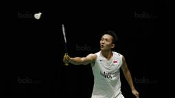 Tunggal putera Indonesia, Ihsan Maulana Mustofa, saat melawan wakil Denmark, Rasmus Gemke, pada laga Indonesia Masters 2018 di Istora Senayan, Rabu (24/1/2018). Ihsan takluk 21-17, 21-23, 16-21. (Bola.com/M Iqbal Ichsan)