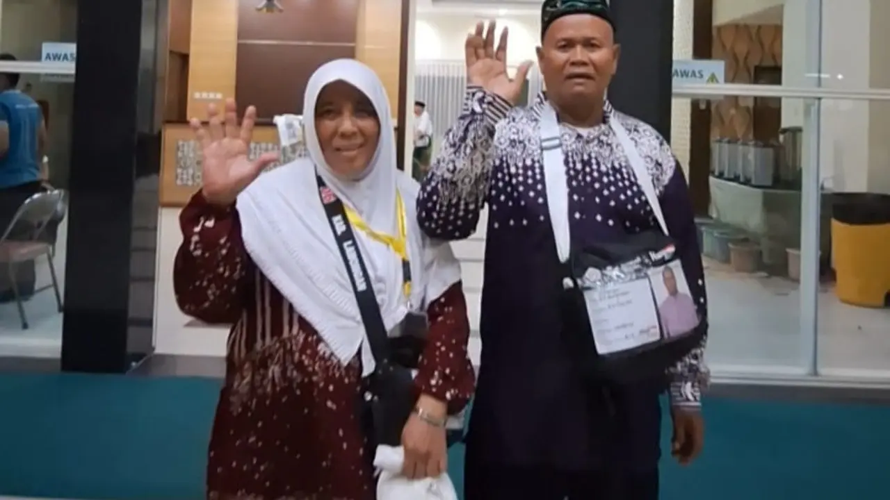 Paridjan dan istri berangkat haji ke Tanah Suci. (Dian Kurniawan/Liputan6.com)