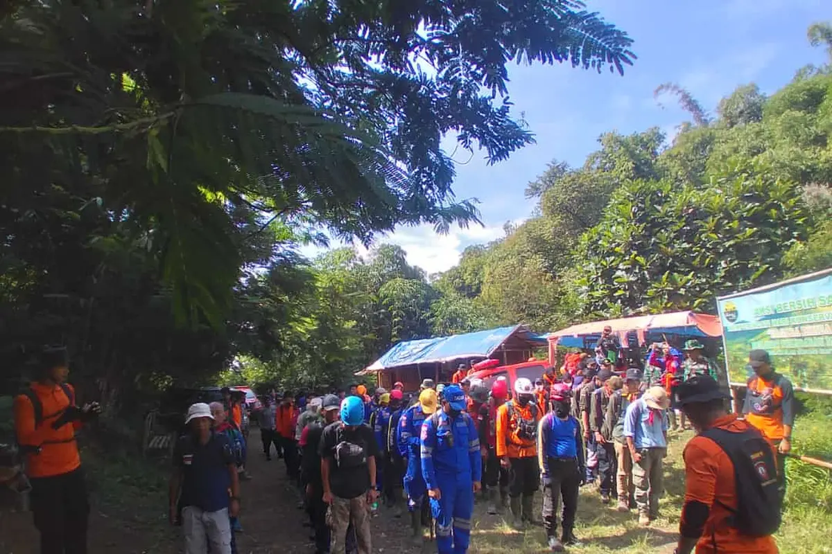 Pencarian di hari kelima hilangnya pendaki remaja asal Garut secara misterius itu, difokuskan kepada penyisiran ulang area gunung Guntur yang menjadi titik awal hilangnya korban.