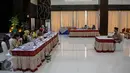 Suasana saat calon pimpinan KPK Jimmly Asshiddiqie mengikuti wawancara tahap akhir di Gedung Sekretariat Negara, Jakarta, Selasa (25/8/2015). Dalam paparannya, mantan Ketua MK itu menolak koruptor dihukum mati. (Liputan6.com/Faizal Fanani)