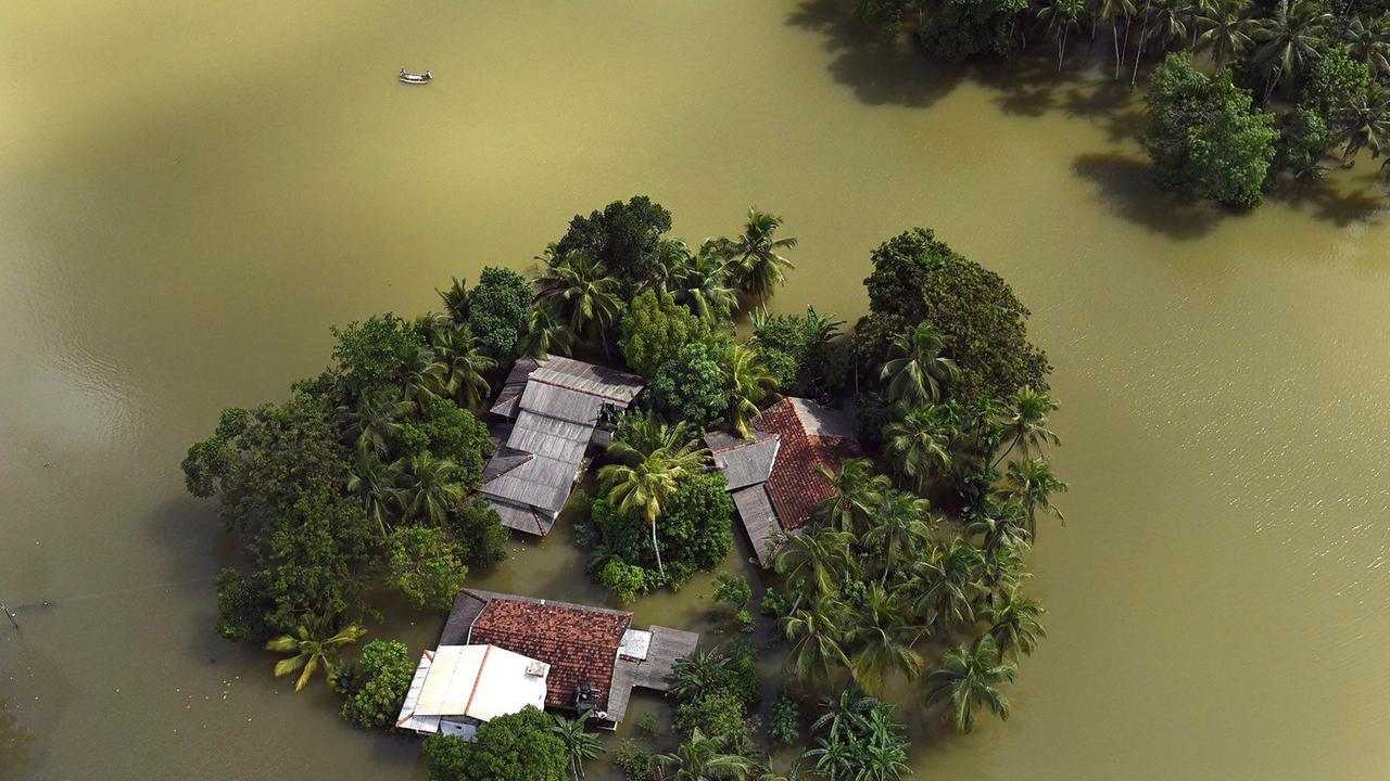 20170529-Penampakan Banjir Bandang Sri Lanka-AP