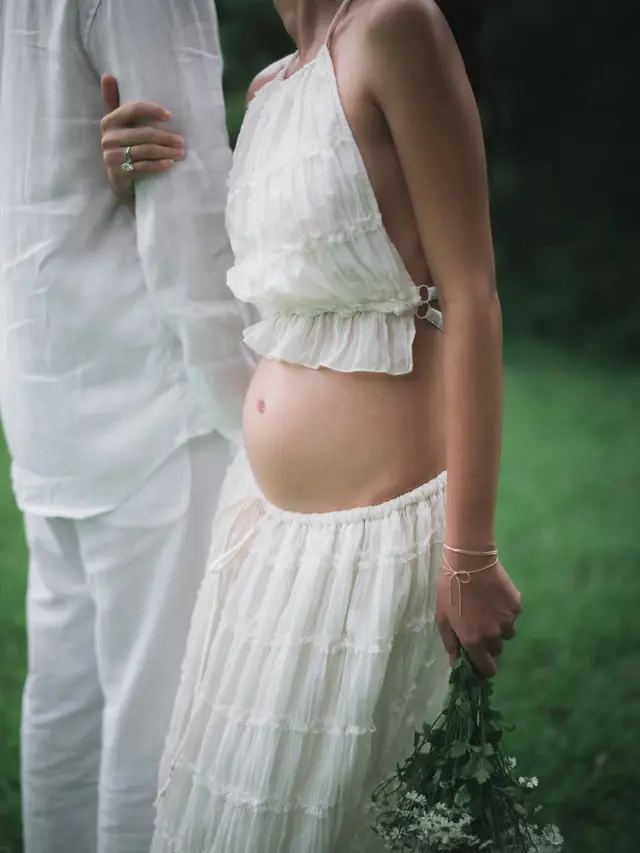 Anggunnya Shenina Cinnamon Hamil Anak Pertama, Berbalut Boho Dress Rp2 Jutaan dan Cincin Berlian Rp1,4 Milyar