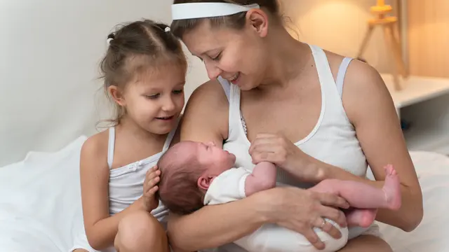 ilustrasi ibu menyusui/shutterstock