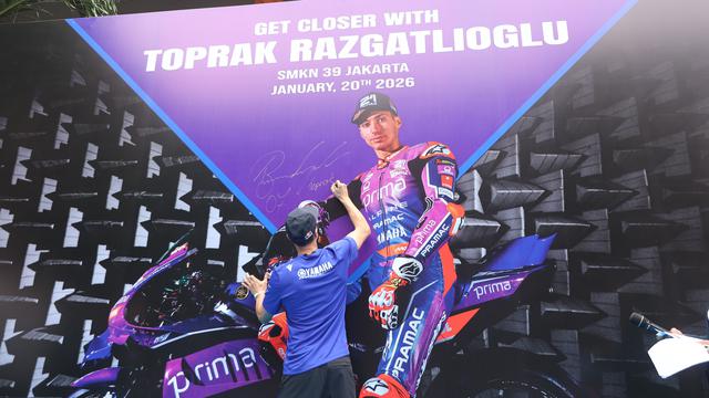 Sambangi Jakarta, Pembalap MotoGP Toprak Razgatlioglu Gelar Meet and Greet di SMKN 39