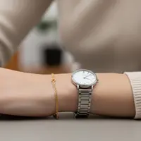 Gelang Apa yang Cocok Dipadukan dengan Jam Tangan