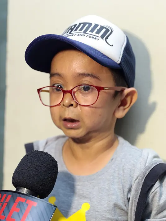 Komedian dan pemeran, Daus Mini atau nama lengkapnya Ahmad Firdaus beberapa tahun menduda. Rumah tangganya dengan Yunita diputus secara verstek di Pengadilan Agama Depok, Jawa Barat Senin (19/5/2014). (Deki Prayoga/Bintang.com)