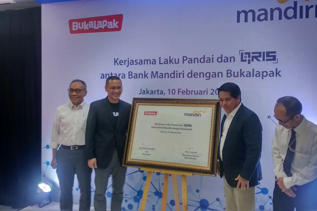 Bank Mandiri bekerja sama dengan Bukalapak untuk memberdayakan lebih dari 1,5 juta Warung Mitra Bukalapak untuk menjadi Agen Layanan Keuangan Tanpa Kantor.