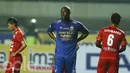 Striker Persib Bandung, Carlton Cole, saat debut resmi bersama Persib Bandung. Carlton Cole melakoni debutnya dari bangku cadangan usai menggantikan Shohei Matsunaga pada pertengahan babak kedua. (Bola.com/M Iqbal Ichsan).