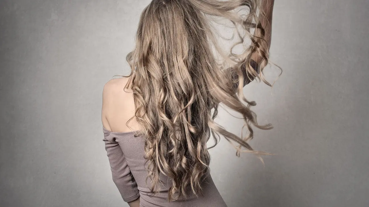 Kenali Hair Slugging, Teknik Perawatan Rambut yang Dilakukan Semalaman