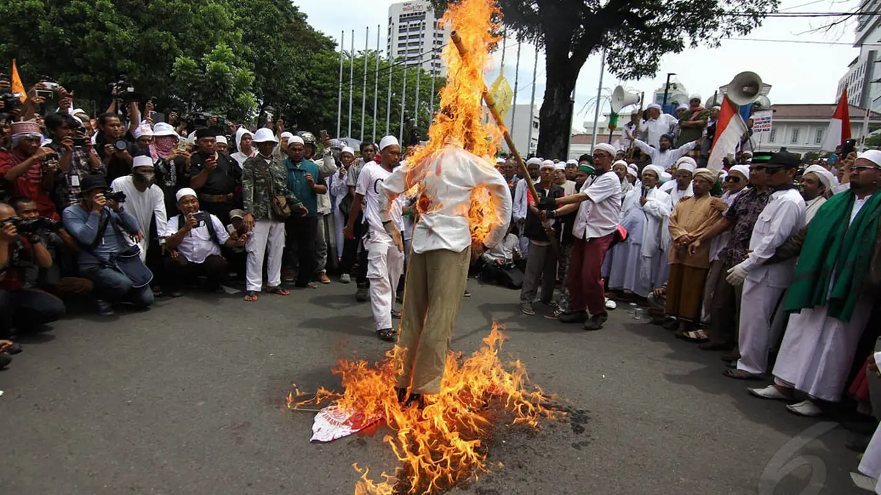 Massa FPI Kembali Demo Tolak Ahok di Balaikota