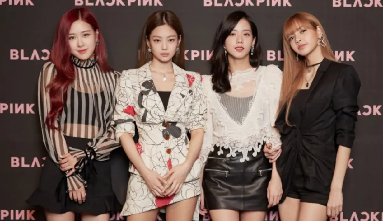 Dalam sebuah konferensi pers, keempat personel BLACKPINK membahas tentang banyak hal terkait comeback-nya. Seperti yang dilansir dari Kpop Herald, Jennie mengaku jika selama ini mereka menyelesaikan banyak lagu. (Foto: Soompi.com)
