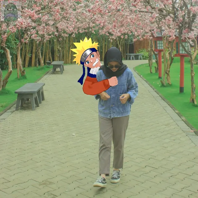 6 Editan Foto Wanita Bareng Naruto Ini Kocak,