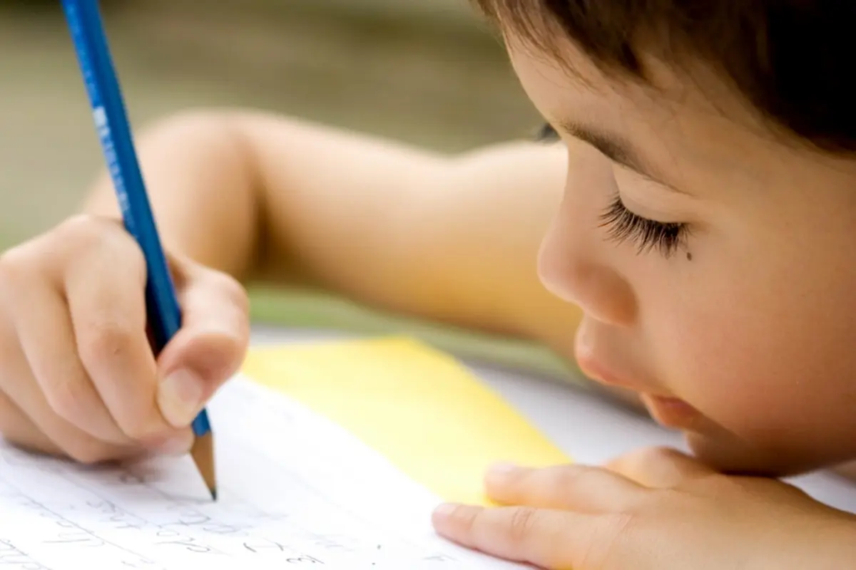 Bagaimana Jadinya Saat Anak 10 Tahun Menulis Surat Cinta?