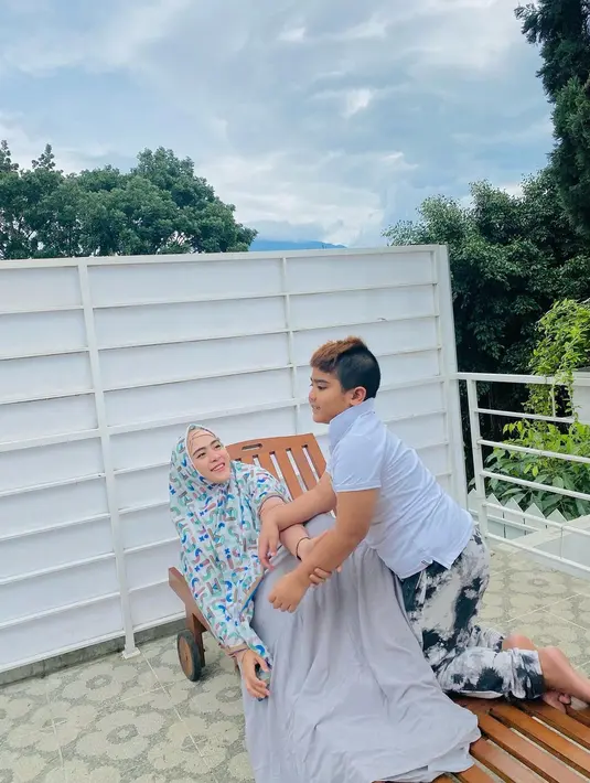 April Jasmine (Instagram/apriljasmine85)