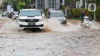 BPBD Jakarta juga mencatat genangan air melanda di 33 Rukun Tetangga (RT) dan 20 ruas jalan. (Liputan6.com/Herman Zakharia)