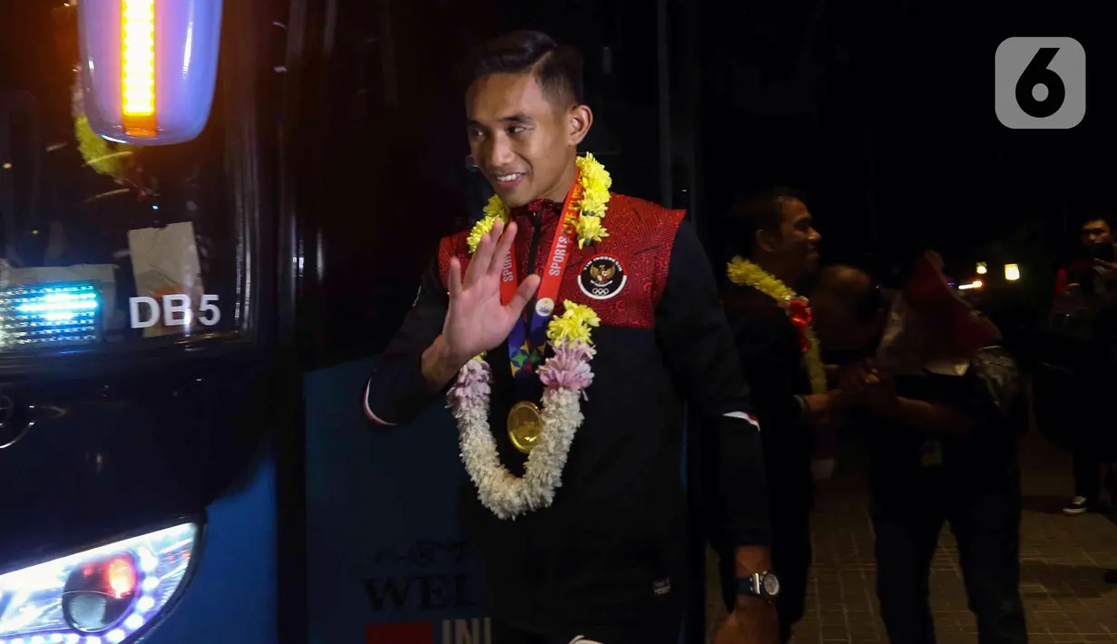 Penyambutan berlangsung hingga hotel tempat para pemain timnas Indonesia U-22 menginap. (Liputan6.com/Herman Zakharia)