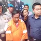 IS, tersangka guru cabul di salah satu SD Kota Malang, Jawa Timur ditahan kepolisian setempat (Liputan6.com/Zainul Arifin)