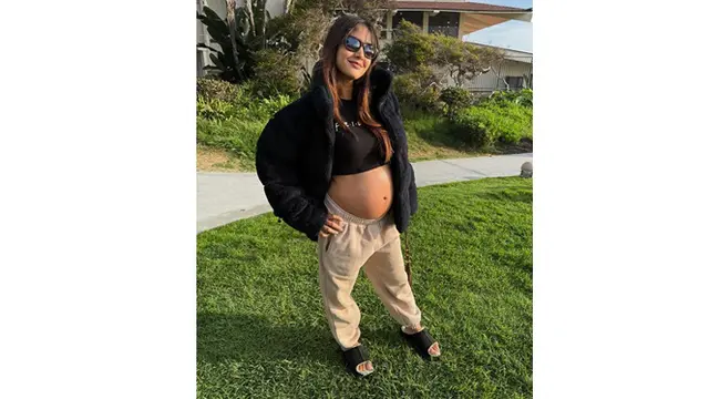 6 Pesona Aurelie Moeremans Pamer Baby Bump, Tampil Glowing dan Menawan