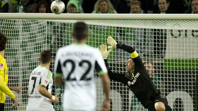 Dortmund Kalah di Kandang The Wolves
