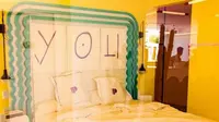 Hotel bintang empat Ibiza, Spanyol memiliki kamar berdinding kaca dan para tamu dapat menginap secara gratis, tetapi kamar ada di tengah lobi. (Tangkapan Layar Instagram/paradiso_ibiza)