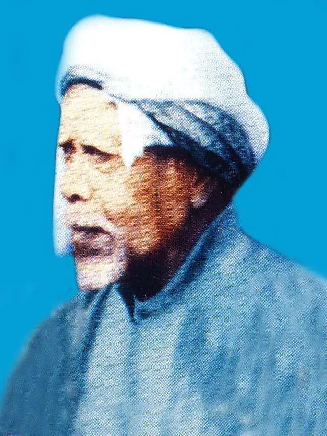 Kakek buyut Gus Iqdam, KH Abdul Ghofur pendiri Ponpes Mambaul Hikam, Blitar. (Foto: mambaulhikaminduk.blogspot.com)