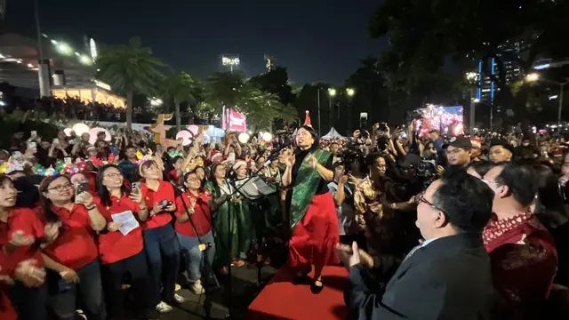 Wakil Gubernur (Wagub) DKI Jakarta Rano Karno saat menutup rangkaian Christmas Carol Colossal pada Selasa (23/12/2025).