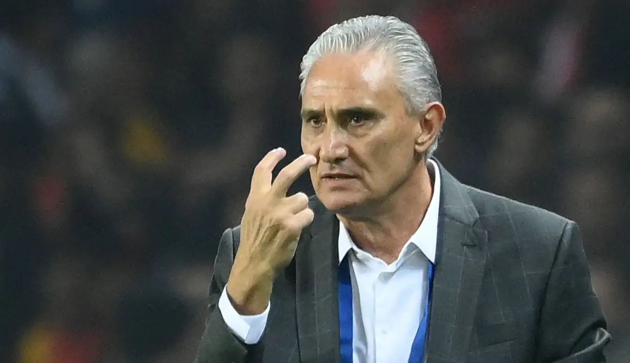 Tite telah menukangi Timnas Brasil sejak tahun 2016. Ia pernah membawa Selecao menyabet juara Copa America 2019. Sama dengan Louis van Gaal, Piala Dunia 2022 Qatar akan menjadi edisi terakhir pria 61 tahun itu. Tite diketahui saat ini menerima gaji sebanyak 3 juta pound per tahun. (AFP/Franck Fife)
