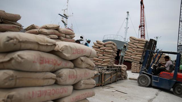 Holding​ ​BUMN,​ ​Membangun​ ​Kemandirian​ ​Ekonomi​ ​Nasional