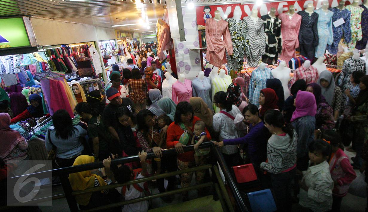 Berwisata Belanja Lebaran  di  Pasar Beringharjo Yogyakarta  