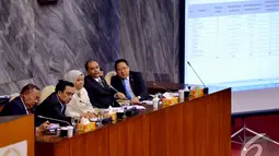 Sidang paripurna yang digagas Koalisi Indonesia Hebat ini membahas alat kelengkapan dewan (AKD) termasuk rancangan pimpinan komisi, Jakarta, Selasa (4/11/2014). (Liputan6.com/Andrian M Tunay)