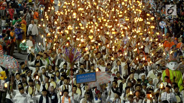 Sambut Tahun Baru Islam, Ribuan Peserta Ikuti Pawai Obor