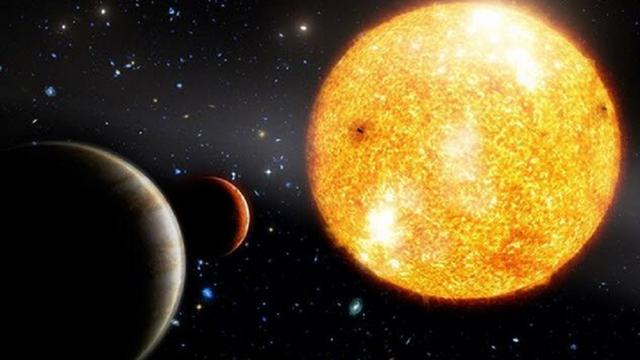Ilustrasi Gesekan Bintang dan Dua Planet