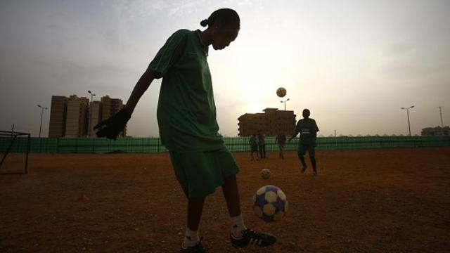 Wn Pantai Gading Berhenti Melatih Sepak Bola Usai Didatangi