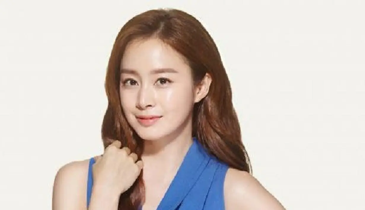 Meskipun sudah menjadi idola, Minho SHINee tetap seorang manusia biasa yang punya rasa malu. Bahkan saat bertemu dengan Kim Tae Hee, ia benar-benar tak bisa berkata-kata. (Foto: allkpop.com)