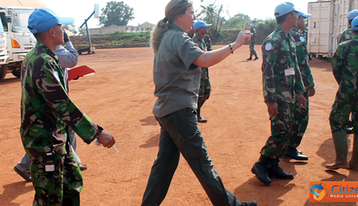 Citizen6, Kongo: Seluruh peralatan Kontingen Garuda (Konga) XX-I/MONUSCO yang tengah melaksanakan tugas misi perdamaian PBB diperiksa oleh Tim Contingent Owned Equipment (COE) MONUSCO, Senin (18/6). (Pengirim: Badarudin Bakri)