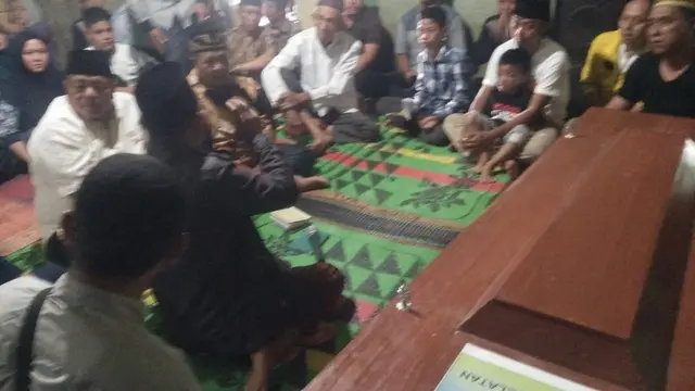 Dua Anak Ade Jigo Meminta Pulang dan Panggil-Panggil Bunda