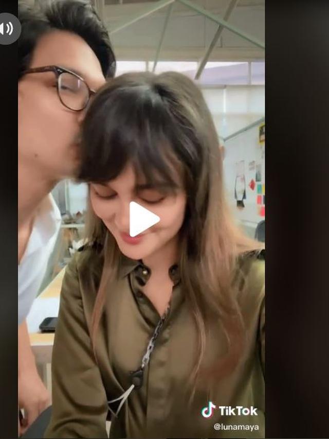 Luna Maya diicum Dimas Beck