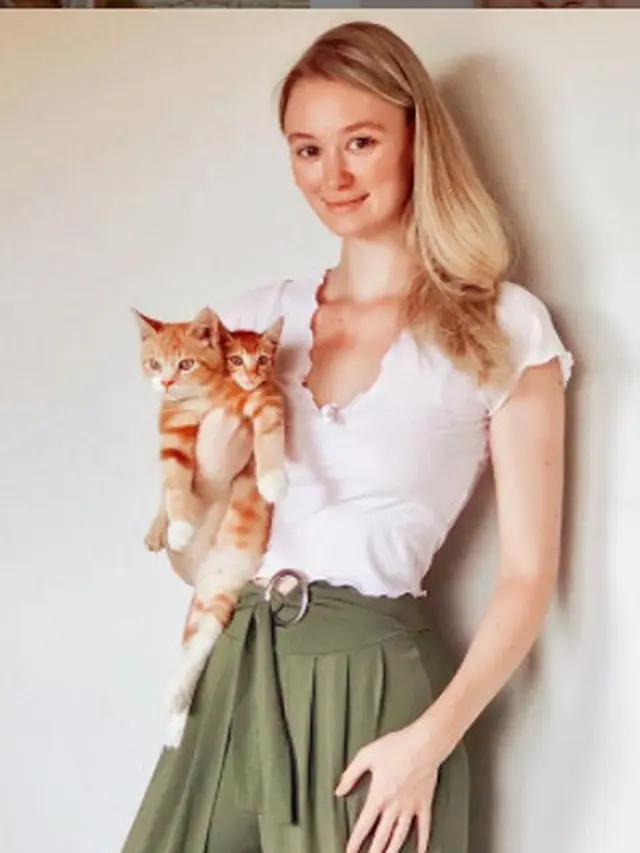 6 Potret Terbaru Polly Alexandria, Bule yang Viral Dinikahi Pemuda Magelang