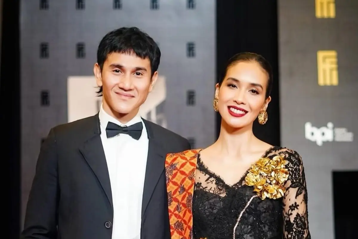 Vino G Bastian baru saja merayakan hari jadi pernikahan yang ke-11. Di momen tersebut, sang aktor pun memberikan kata cinta untuk sang istri