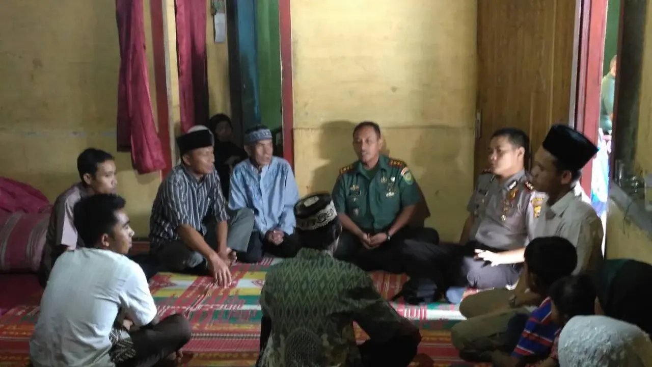 Suasana di rumah duka Indrayani, korban jiwa razia bedarah (Liputan6.com/Nefri Inge)