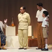 Reza Rahadian dan Julie Estelle dalam pementasan Mereka yang Menunggu di Banda Naira (dok.Bakti Budaya Djarum Foundation)