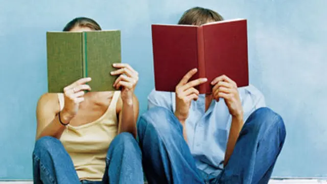 ilustrasi membaca buku. ©robinreads.com