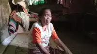Kisah Nenek Rusmi, Mencoba Bertahan Hidup dengan Mengais Gabah di Sawah