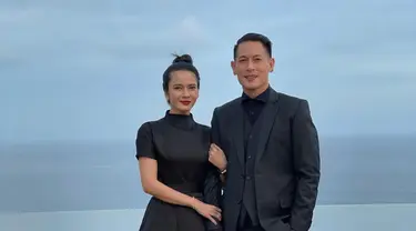 Citra Anidya dan Chef Juna memiliki perbedaan usia yang cukup jauh, yaitu 15 tahun. Namun, selain memiliki perbedaan usia, keduanya juga menjalani hubungan dengan beda keyakinan. (FOTO: instagram.com/ncit90/)