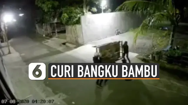VIDEO: Viral Maling Curi Bangku Bambu Milik Warga