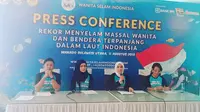 Jumpa pers pemecahan rekor penyelaman massal wanita dan pengibaran bendera terpanjang di bawah laut Manado oleh Wanita Selam Indonesia (Wasi) (Liputan6.com/ Yoseph Ikanubun)