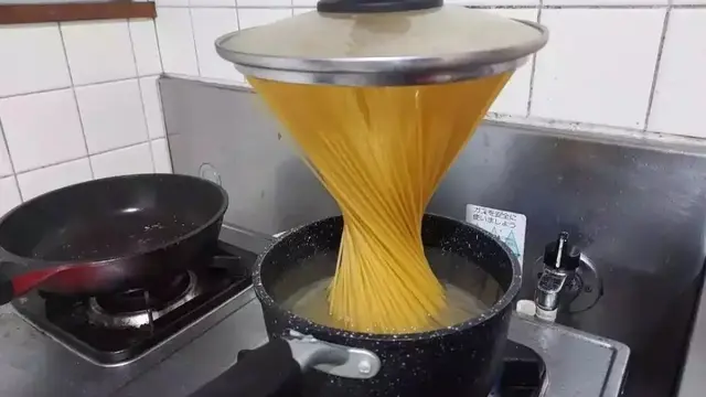 6 Momen Apes ketika Memasak dengan Atraksi Ini Bikin Ngakak