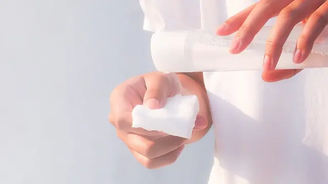 Panduan Layering Skincare di Malam Hari, Wujudkan Wajah Glowing Setiap Pagi